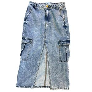 Love Fire Blue denim cargo skirt with a 30" waist and 36" length #cargo